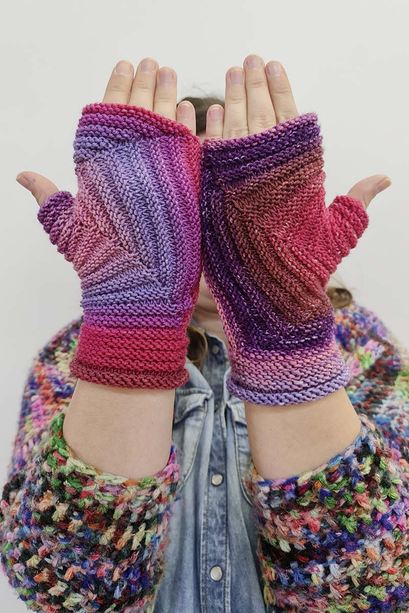 Lang Yarns Free Fingerless gloves pattern